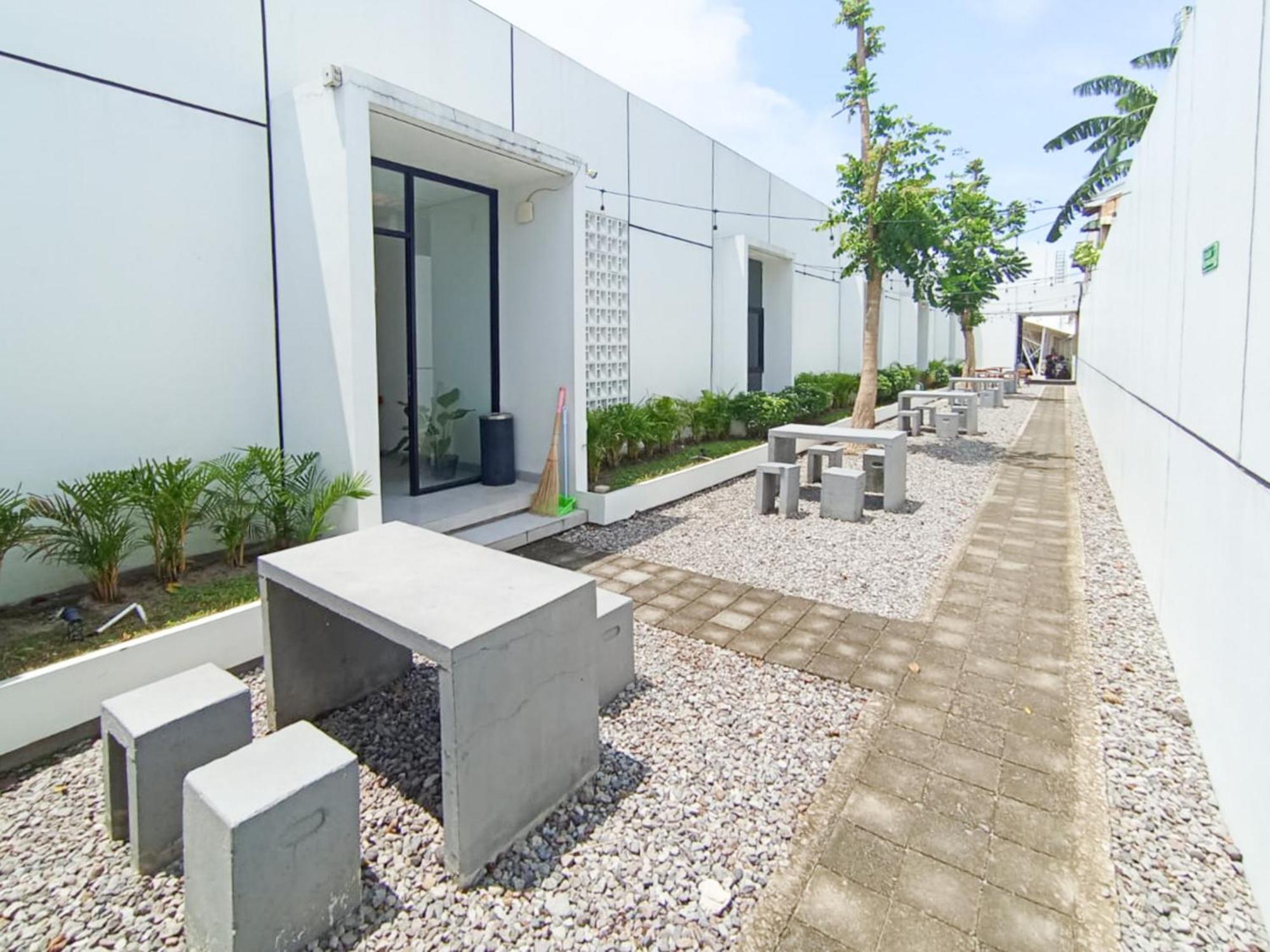 Ofo Kost Premium Kampung Inggris Pare Syariah Mitra Reddoorz Hotel Exterior foto