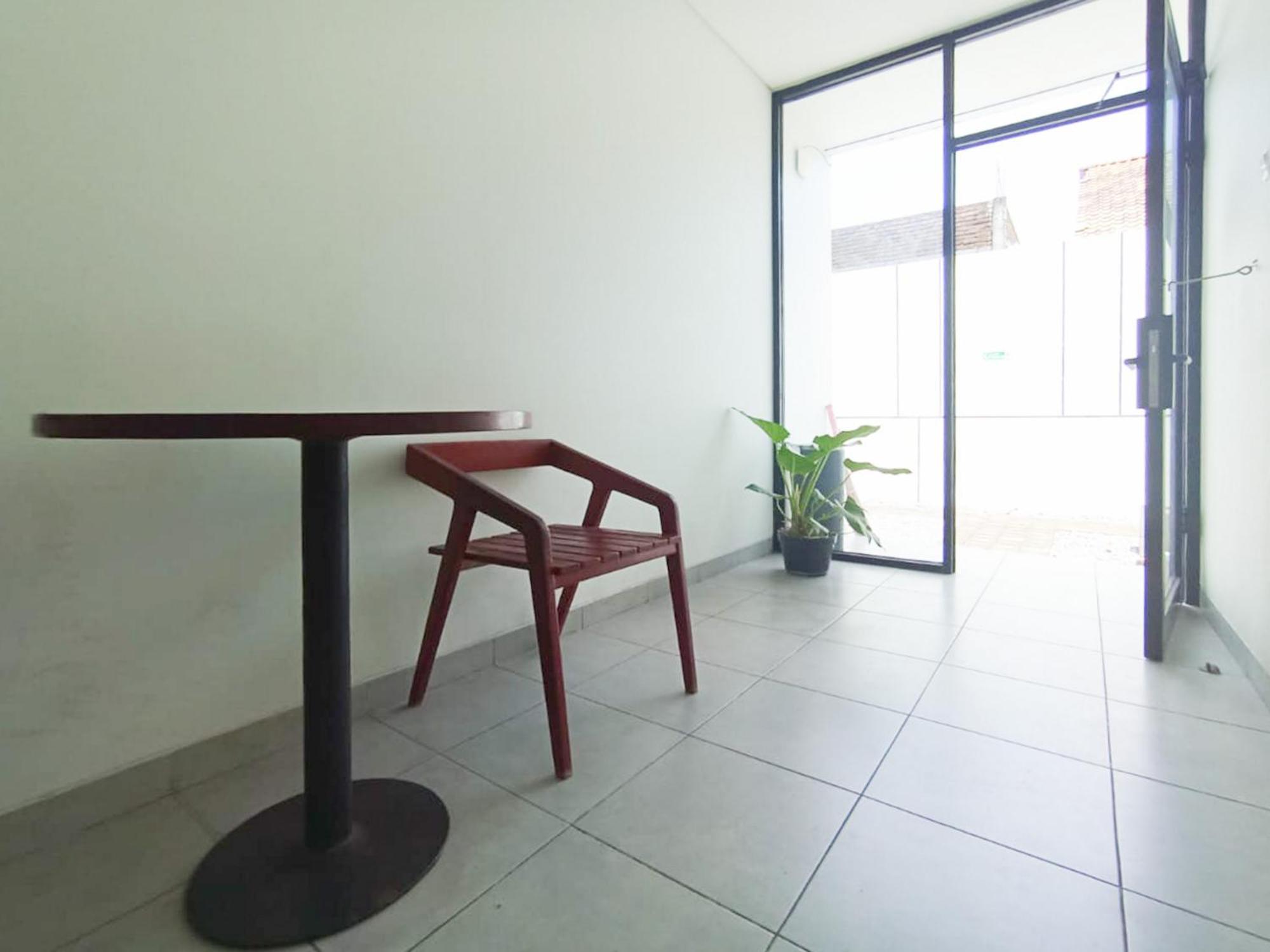 Ofo Kost Premium Kampung Inggris Pare Syariah Mitra Reddoorz Hotel Exterior foto
